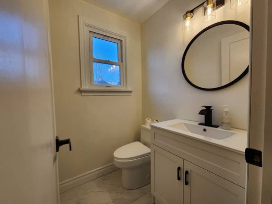 For Lease - 334 Little Avenue, Barrie, Ontario - Photo 1