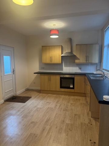 3 bedroom terraced house to rent - Photo 5