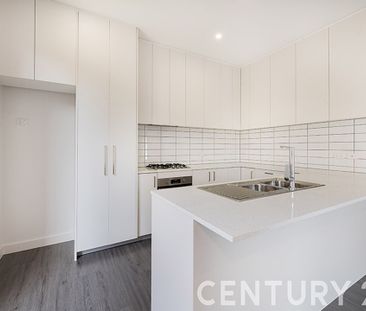 Modern Spacious Townhouse - Photo 6