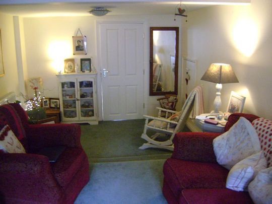 2 bedroom cottage to rent - Photo 1