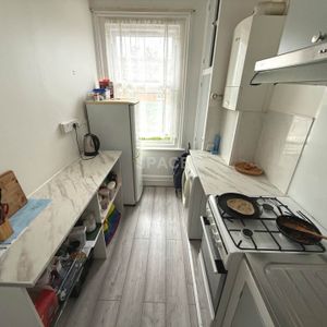 Brunswick Hill, Reading - Photo 2