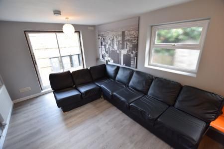 6 Bedroom Student Home - 113 Sturry Road - Photo 2