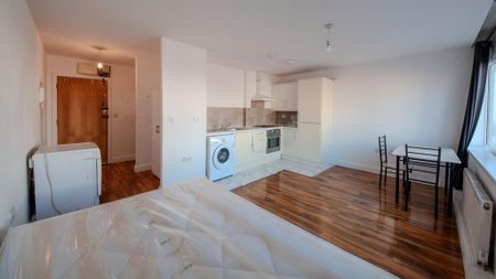Studio to rent - Photo 3