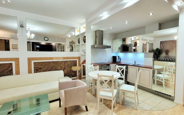 Dwupokojowe mieszkanie z klimatyzacją do wynajęcia - Photo 1