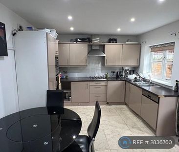 1 bedroom in a house share to rent - Photo 3