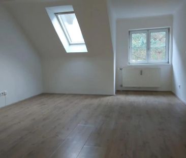 Geräumige 2-Zimmer-Dachgeschoß-Wohnung mit Küchenblock in Thörl zu ... - Foto 1