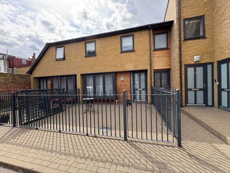 2 Bed Terraced House, Natalie Mews, N22 - Photo 4
