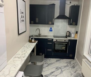 Room in a Shared Flat, Camden High Street, NW1 - Photo 3