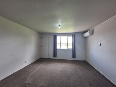 2 Bedroom Downstairs Unit - Photo 2