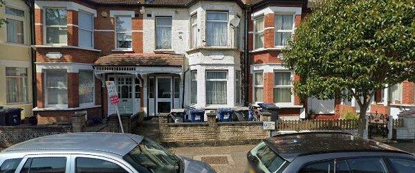 3 Bed Terraced House, Derby Avenue, N12 - Photo 1