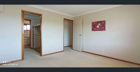 A standout family home in Sunnybank Hills - Photo 5