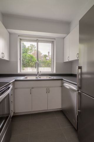 4555 Bonavista Avenue - Photo 4