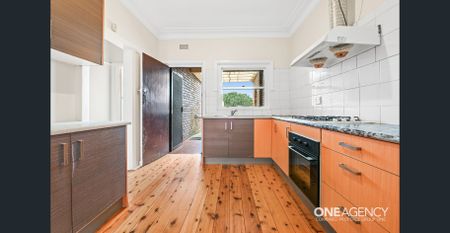 SPACIOUS FAMILY HOME - Photo 5