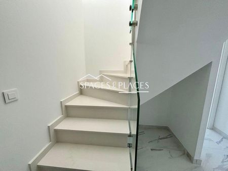 3 room luxury penthouse for rent in Valencia, Spain - Photo 2