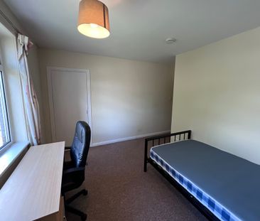 Fourth Avenue, Tang Hall - P1419 - Photo 4