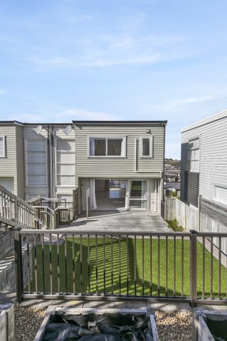 38 Magma Crescent, Stonefields, Auckland 1072 - Photo 2