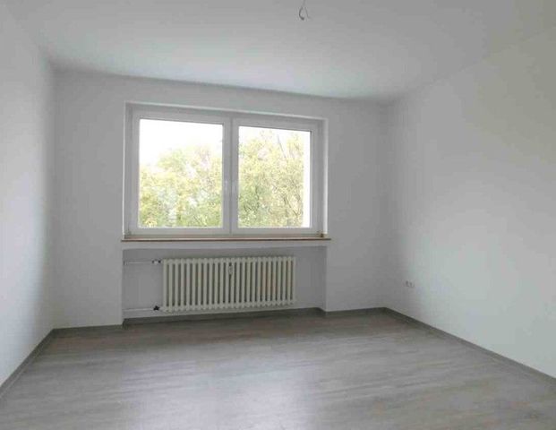 Sanierte Familienwohnung mit großzügigem Balkon! - Photo 1