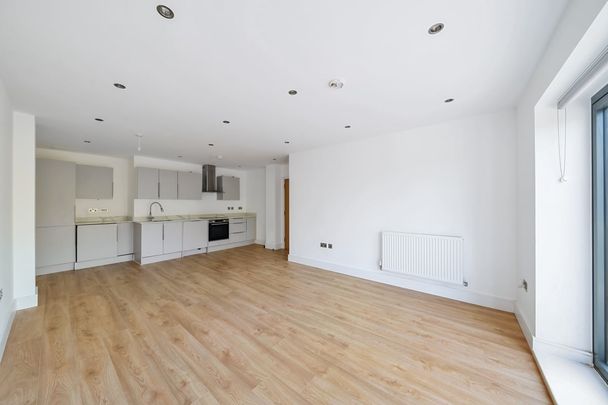 3 bedroom apartment to rent - Photo 1