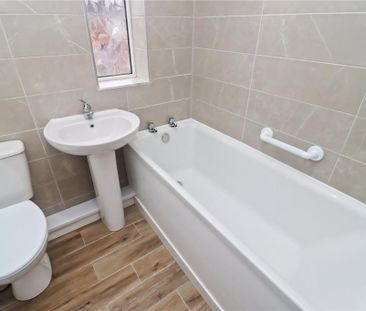 2 bedroom flat to rent - Photo 4