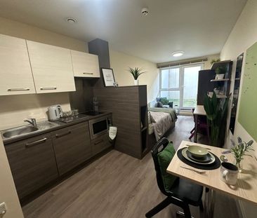 Studio Flat, Halley House, NG1 - Photo 1