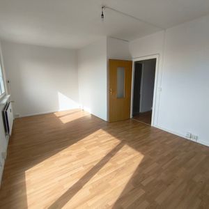 Frisch Renovierte 3-Raum-Wohnung mit Badewanne und Balkon - Photo 2
