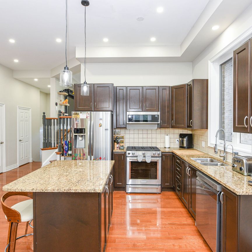 For Lease - 87 Park Street, Mississauga, Ontario - Photo 1