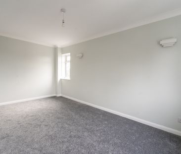 2 bedroom apartment to rent Tennyson Road, Worthing, BN11 - Photo 5