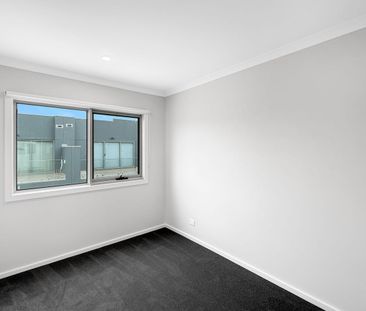 🏡 Brand New 3-Bedroom Townhouse in Wollert - Photo 3