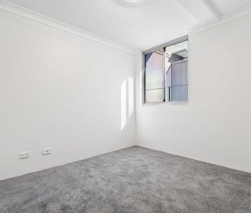 SPACIOUS ONE BEDROOM UNIT FOR LEASE - Photo 4