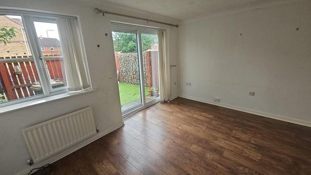 3 bedroom semi-detached house to rent - Photo 1