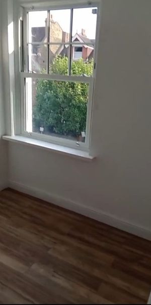 1 Bed Flat, Clairmont Gardens, TW6 - Photo 1