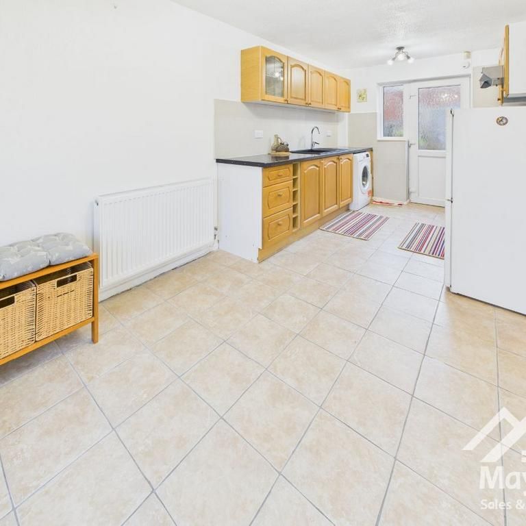 2 bedroom terraced house to rent - Photo 1