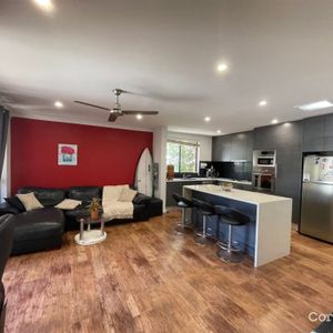 Beachside Vibes | Top-Floor Privacy - Photo 2