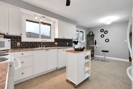 For Lease - 77 Cromwell Avenue, Oshawa, Ontario - Photo 5