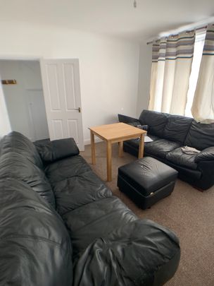 Thornton Avenue, West Drayton, UB7 9JU - Photo 1