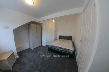 4 bedroom end of terrace house to rent - Photo 4