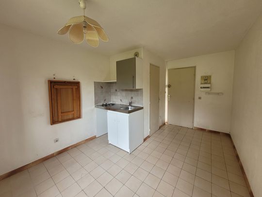 Nîmes - studette - Photo 1