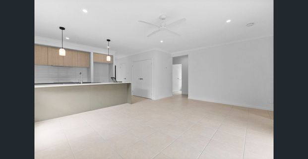 Brand new family home close to everyday essentials - Photo 1