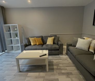 To Rent - 8 Hayes Park, Chester, Cheshire, CH1 From £120 pw - Photo 3