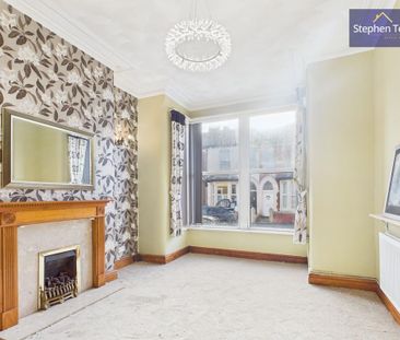 4 bedroom end of terrace house to rent - Photo 2