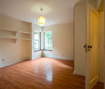 Apartamento T2 sem móveis inserido em condomínio em S. João Estoril - Photo 2