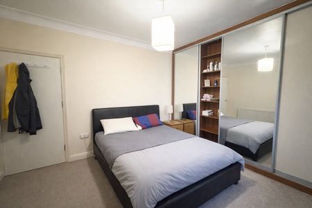 5 Bed Terraced House, Cambridge Road, IG3 - Photo 5