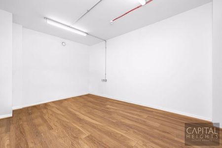 Whitechapel Road, London - Photo 5