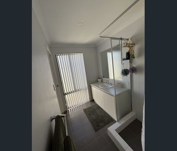 Comfortable Low Maintenance Living 3 Bedrooms, Double Garage & Larg... - Photo 5