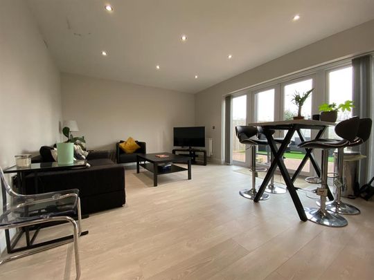 BROOKWOOD/WOKING - Photo 1