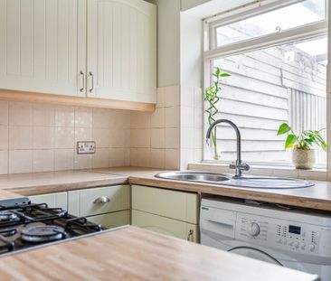 2 bedroom terraced house to rent - Photo 4