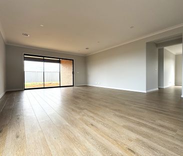 Welcome to your dream home! - Photo 1
