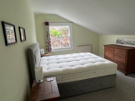 2 Bed Flat, Putney Bridge Road, SW15 - Photo 4