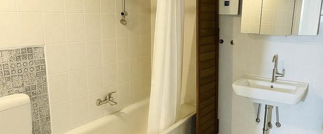 Helle 2-Zimmer-Wohnung frisch renoviert -bezugsfrei 01.2026 - Foto 1