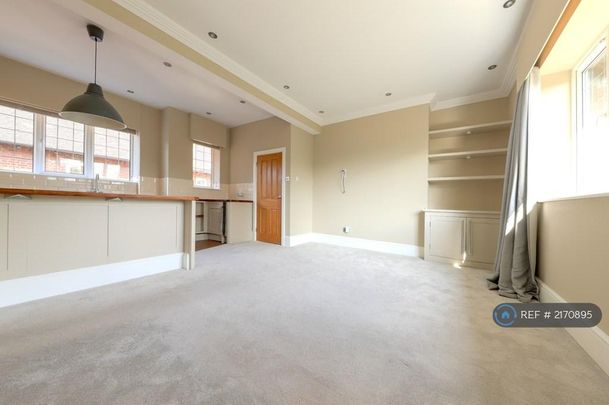 1 bedroom flat to rent - Photo 1